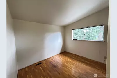 11718 5th Avenue NE, Seattle, WA 98125 - Photo 9