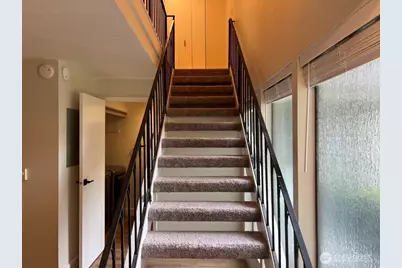 14309 NE 7th Place #2, Bellevue, WA 98007 - Photo 9