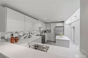 2115 Westlake Ave N, Seattle, WA 98109 - Photo 15