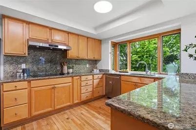 5617 134th Ave SE, Bellevue, WA 98006 - Photo 11