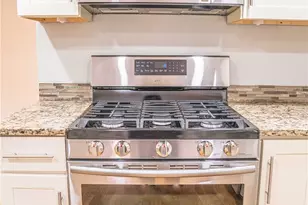 22039 NE 15th St, Sammamish, WA 98074 - Photo 9
