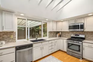 3227 171st Ave NE, Bellevue, WA 98008 - Photo 9