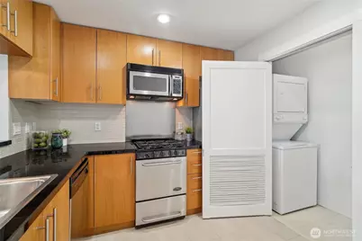 2721 1st Avenue #906, Seattle, WA 98121 - Photo 15
