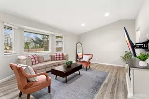 206 W Marilyn Ave, Everett, WA 98204 - Photo 3