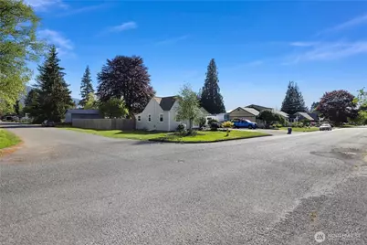 1037 Talcott Street, Sedro Woolley, WA 98284 - Photo 3