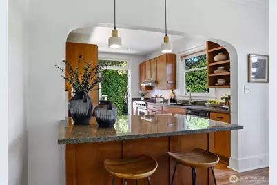 530 N 83rd Street, Seattle, WA 98103 - Photo 13