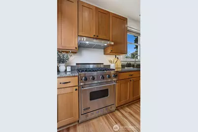 530 N 83rd Street, Seattle, WA 98103 - Photo 17