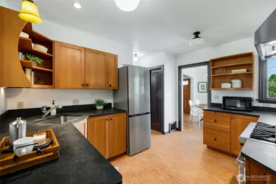 7735 13th Avenue NW, Seattle, WA 98117 - Photo 9