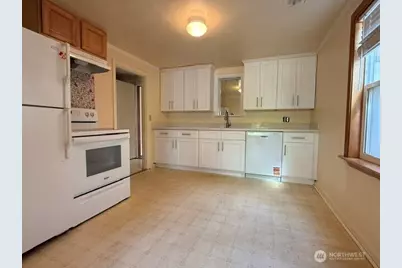 12018 Sand Point Way NE, Seattle, WA 98125 - Photo 7