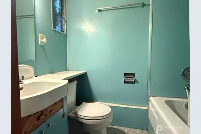 12018 Sand Point Way NE, Seattle, WA 98125 - Photo 9