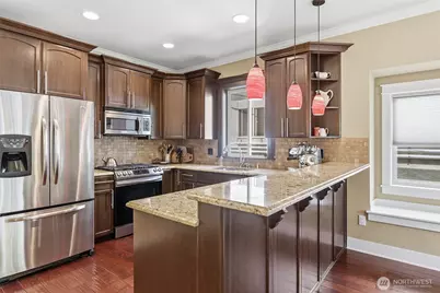3633 Evanston Avenue N #B, Seattle, WA 98103 - Photo 5