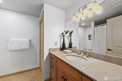 745 Bellevue Avenue E #109, Seattle, WA 98102 - Photo 19