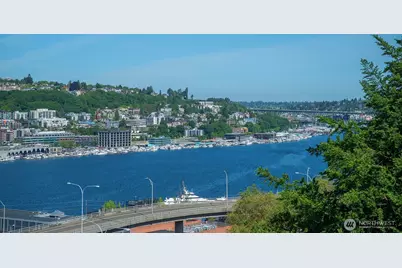 745 Bellevue Avenue E #109, Seattle, WA 98102 - Photo 29