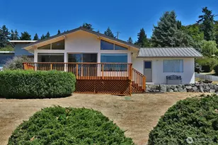 4135 Lovely Rd, Clinton, WA 98236 - Photo 3