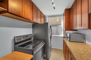 7 Harrison St, Seattle, WA 98109 - Photo 9