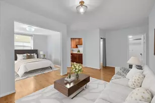 7 Harrison St, Seattle, WA 98109 - Photo 1