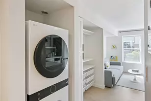 420 Valley St, Seattle, WA 98109 - Photo 11