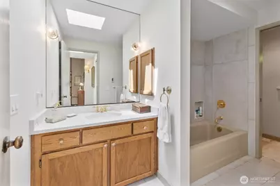 22329 NE 28th Street, Sammamish, WA 98074 - Photo 29