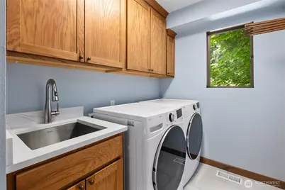 22329 NE 28th Street, Sammamish, WA 98074 - Photo 17