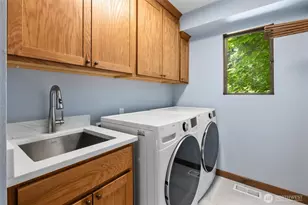 22329 NE 28th St, Sammamish, WA 98074 - Photo 17