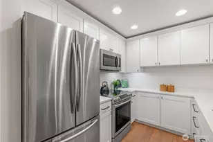 275 W Roy St, Seattle, WA 98119 - Photo 13