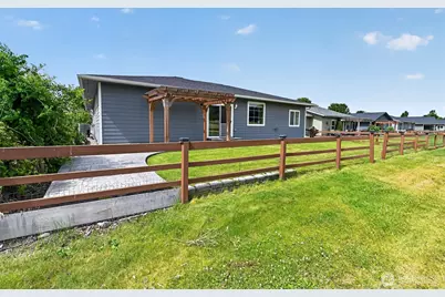 8019 Vialago Parkway, Zillah, WA 98953 - Photo 3