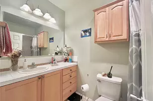 801 Rainier Ave N, Renton, WA 98057 - Photo 11