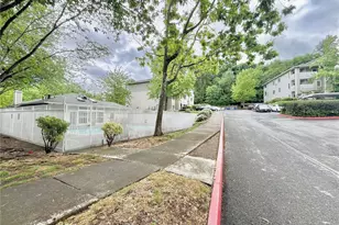 801 Rainier Ave N, Renton, WA 98057 - Photo 17