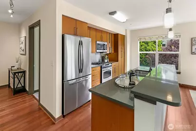 413 NE 70th Street #301, Seattle, WA 98115 - Photo 13