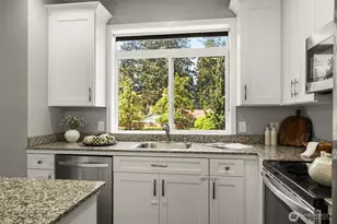 15009 Westminster Way N, Seattle, WA 98133 - Photo 9