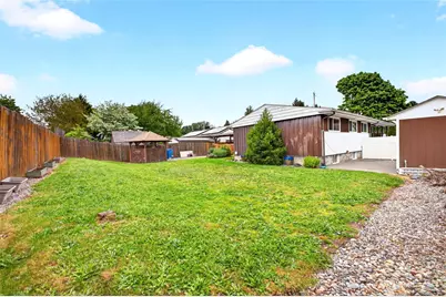 610 4th Street NE, Puyallup, WA 98372 - Photo 11