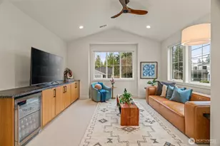 11204 108th Ave NE, Kirkland, WA 98033 - Photo 15