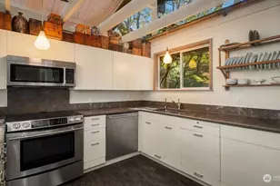 1363 Country Club Dr, Camano Island, WA 98282 - Photo 15