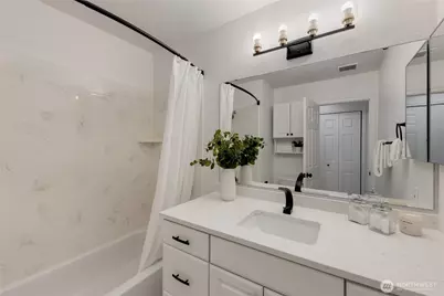 10919 NE 35th Place #4, Bellevue, WA 98004 - Photo 13
