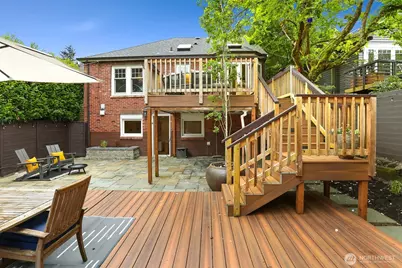 2430 Lorentz Place N, Seattle, WA 98109 - Photo 35