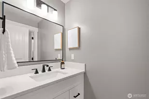 1300 N 27th Pl, Renton, WA 98056 - Photo 17