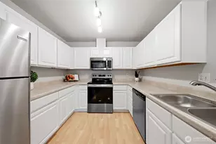 9210 Market Pl, Lake Stevens, WA 98258 - Photo 11