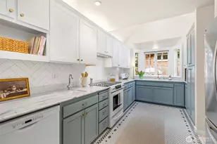 1945 Boyer Ave E, Seattle, WA 98112 - Photo 9