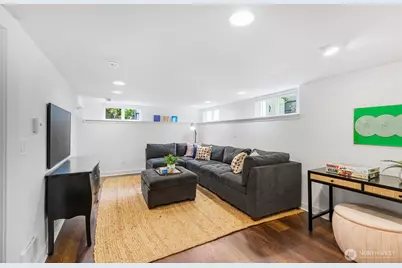 1945 Boyer Avenue E, Seattle, WA 98112 - Photo 23