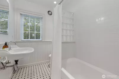 1945 Boyer Avenue E, Seattle, WA 98112 - Photo 15