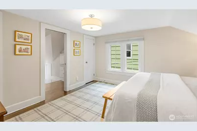1945 Boyer Avenue E, Seattle, WA 98112 - Photo 17