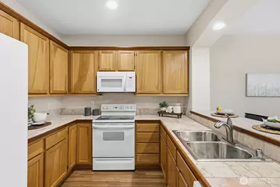 18740 109th Lane SE, Renton, WA 98055 - Photo 9