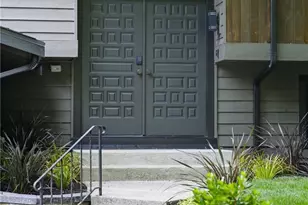 4008 NE 197th St, Lake Forest Park, WA 98155 - Photo 3