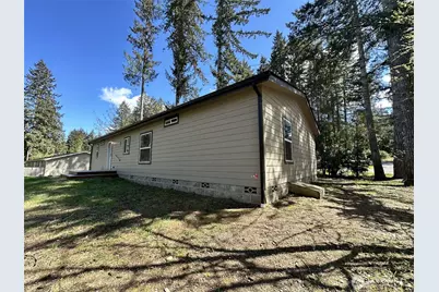 21 E Eastlake Dr, Shelton, WA 98584 - Photo 3