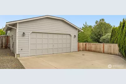 9733 65th Drive NE, Marysville, WA 98270 - Photo 3
