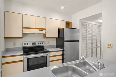 808 20th #208, Bellingham, WA 98226 - Photo 7