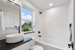 3054 Fairmount Ave SW, Seattle, WA 98116 - Photo 9