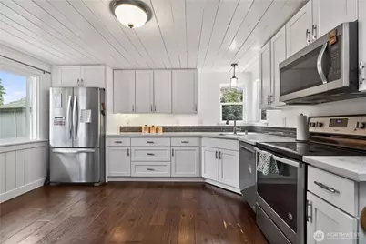 608 113th Street S, Tacoma, WA 98444 - Photo 11
