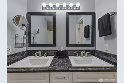18501 SE Newport Way #H136, Issaquah, WA 98027 - Photo 19