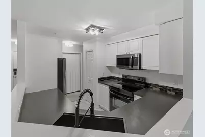 18501 SE Newport Way #H136, Issaquah, WA 98027 - Photo 11
